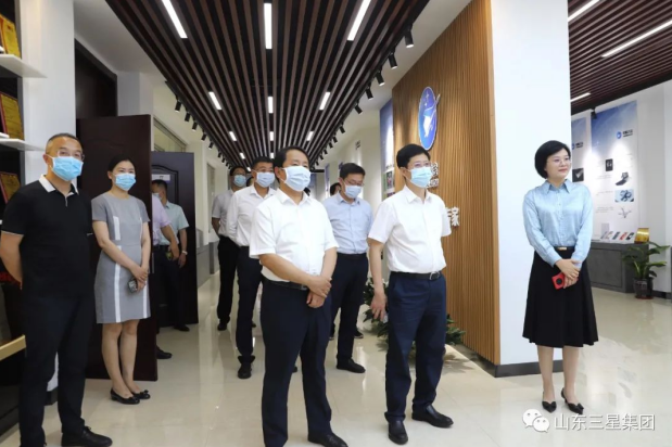 省工商聯(lián)副主席、省總商會副會長郭建禮來山東三星集團(tuán)調(diào)研