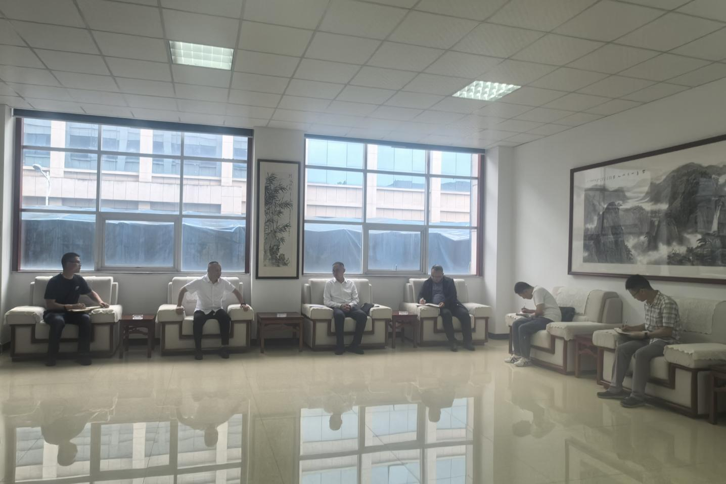 桐廬縣委常委、縣政府黨組成員吳濤來桐廬公司調(diào)研指導(dǎo)安全生產(chǎn)工作