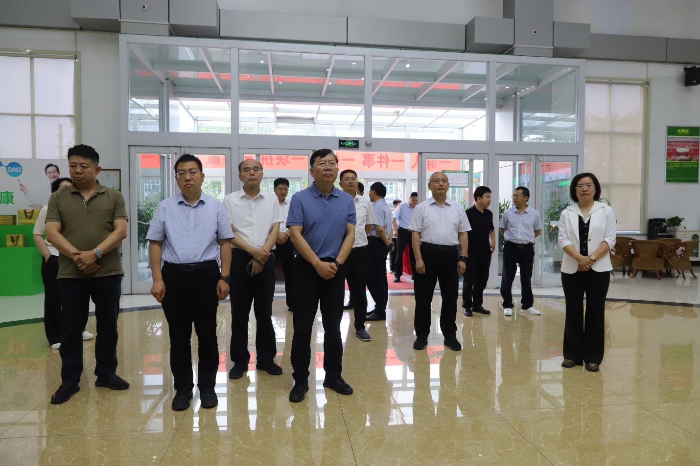 河南省政府參事、省政府原秘書長劉世偉一行來山東三星集團(tuán)調(diào)研