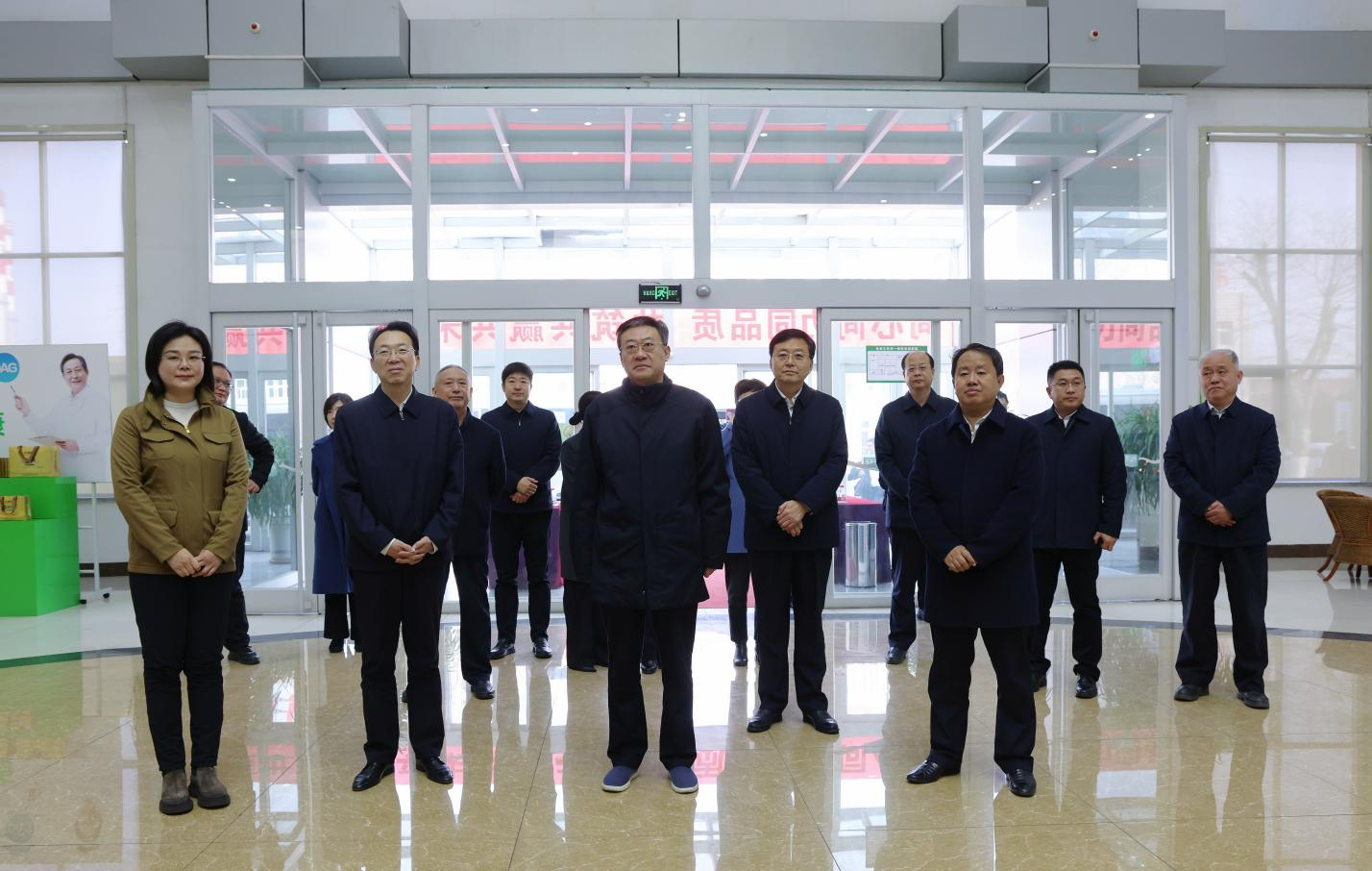 山東省委統(tǒng)戰(zhàn)部副部長、省工商聯(lián)黨組書記、常務(wù)副主席張鯤來山東三星集團調(diào)研