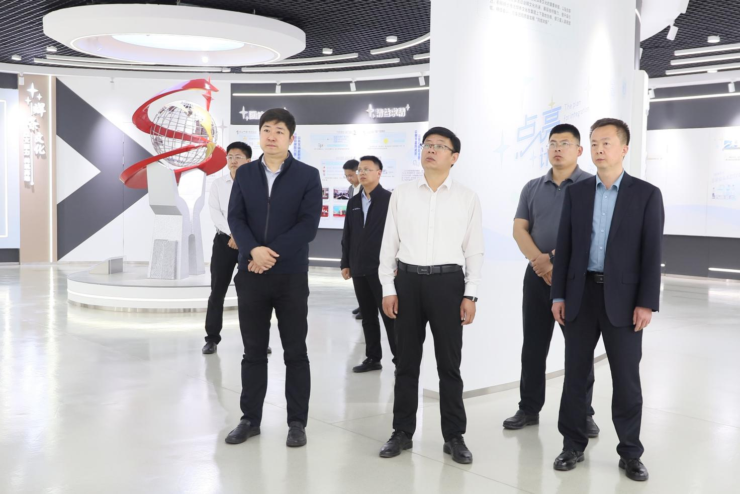 鄒平市委社會工作部部長、市委“兩新”工委書記李偉來山東三星集團(tuán)調(diào)研
