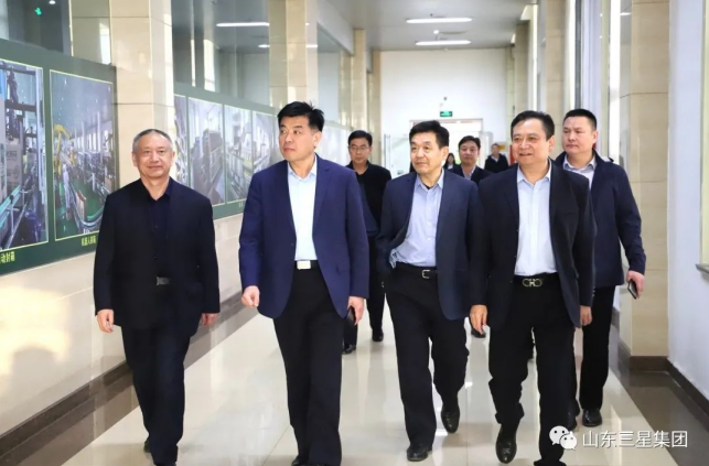 鄒平市副市長、市公安局黨委書記、局長張?jiān)缓Ｒ恍械缴綎|三星集團(tuán)參觀調(diào)研